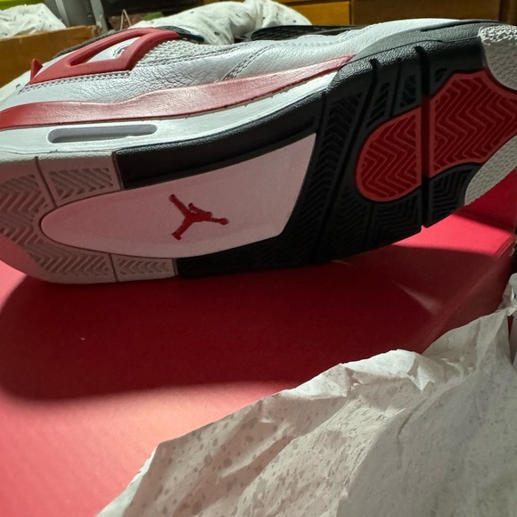 Jordan 4 - Picture 4 of 4